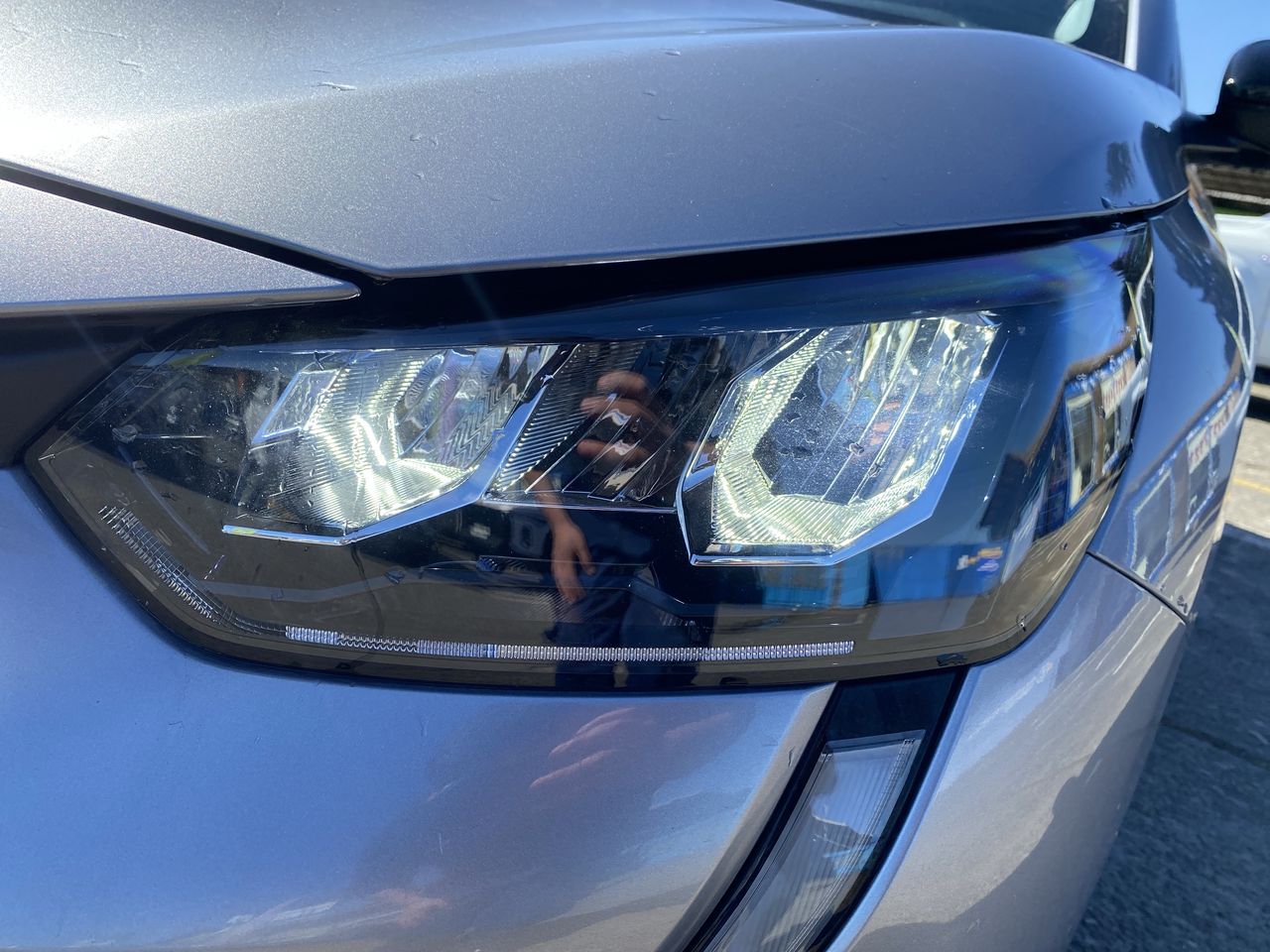 Peugeot 208 — foto 19 de 36