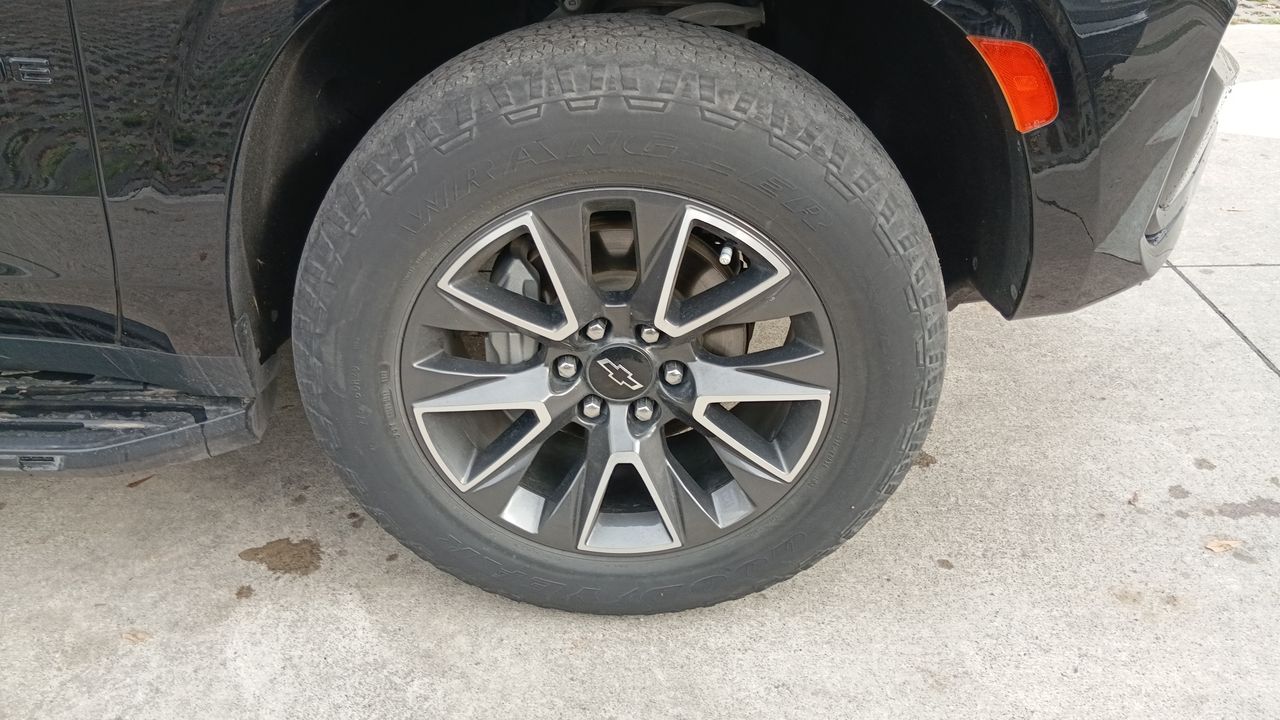 Chevrolet Tahoe — foto 8 de 28