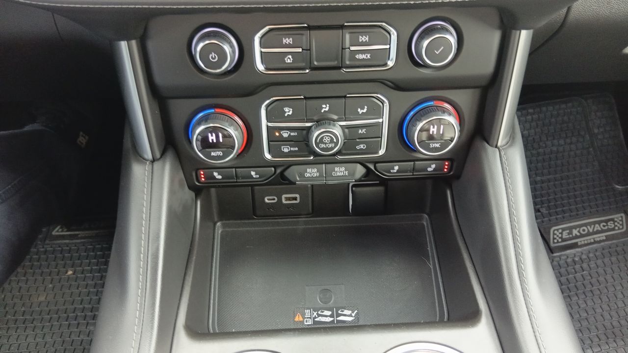 Chevrolet Tahoe — foto 21 de 28