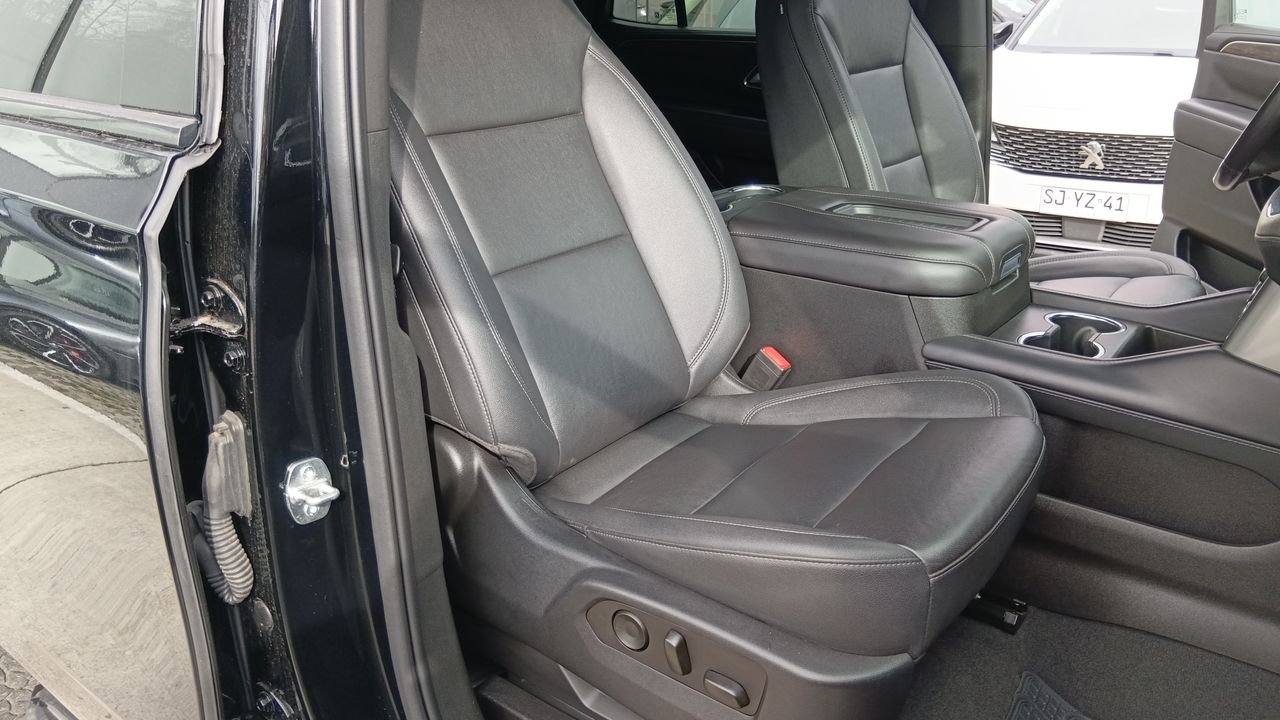 Chevrolet Tahoe — foto 25 de 28