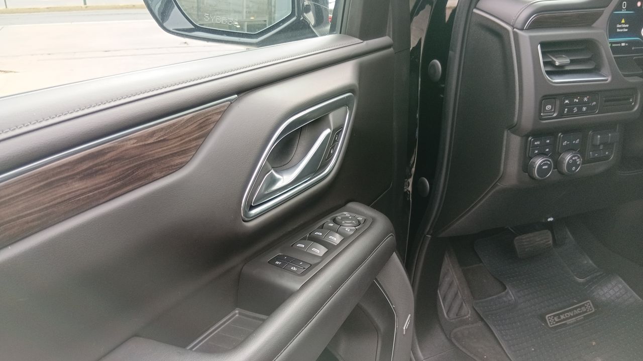 Chevrolet Tahoe — foto 13 de 28