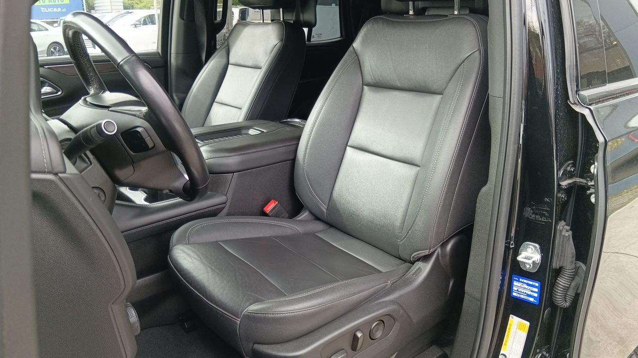 Chevrolet Tahoe — foto 15 de 28