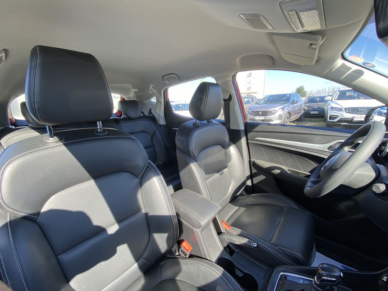 MG Zs — foto 8 de 26