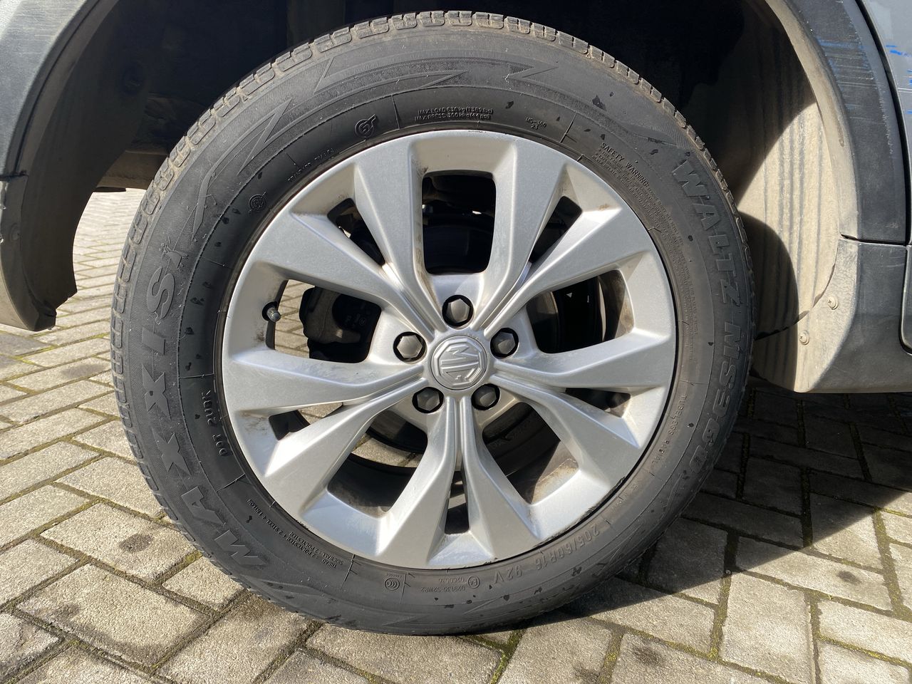 Toyota RAV4 — foto 10 de 25