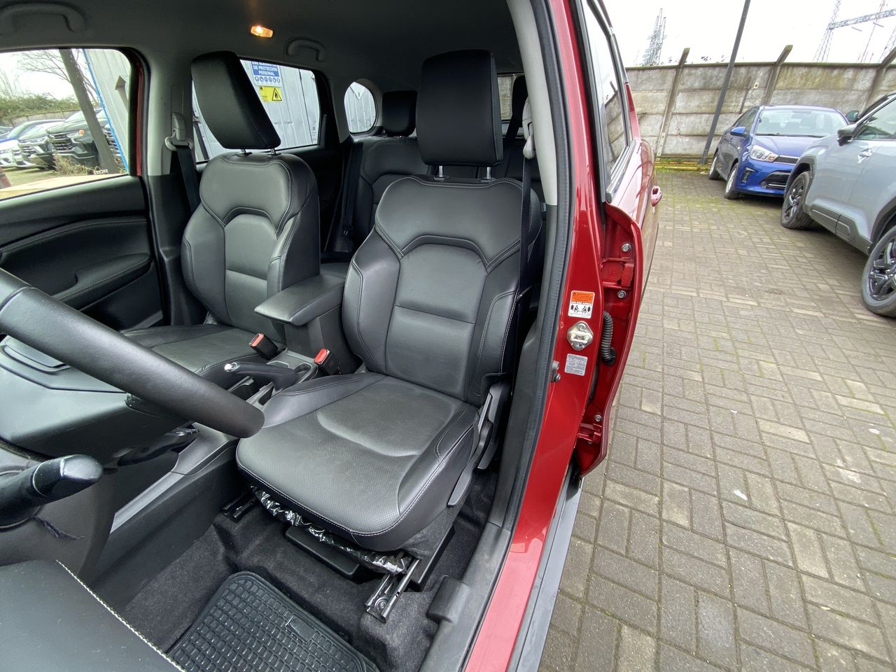 Suzuki Grand Vitara — foto 18 de 28