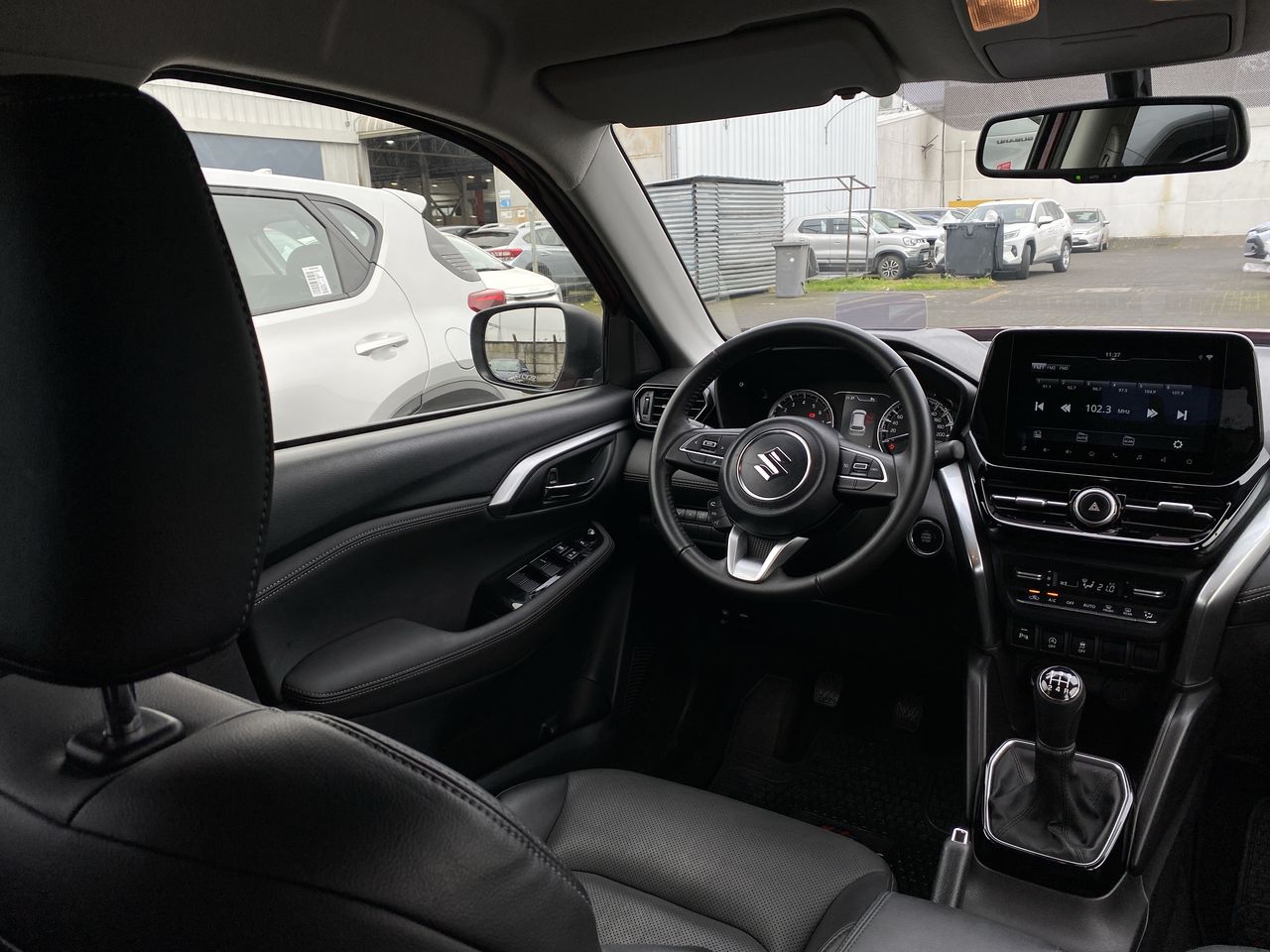 Suzuki Grand Vitara — foto 9 de 28