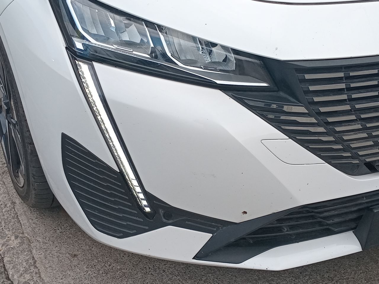 PEUGEOT - 8