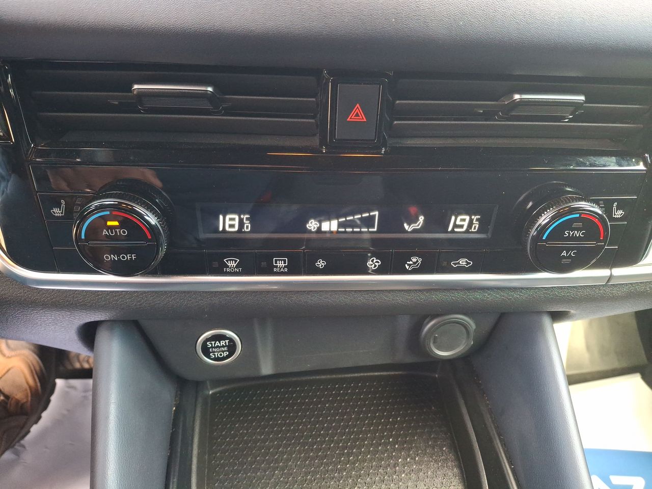 NISSAN - 30