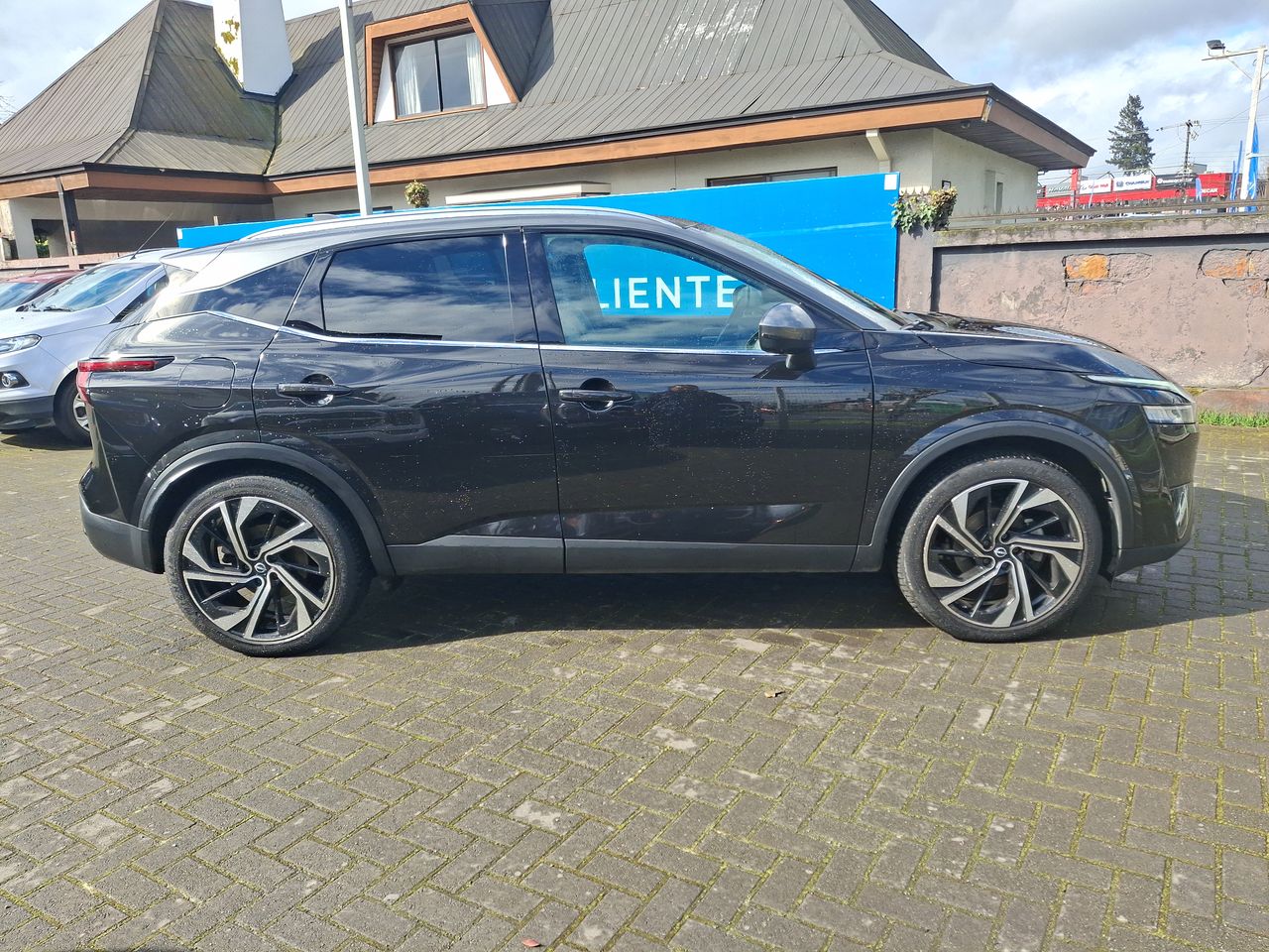 NISSAN - 8