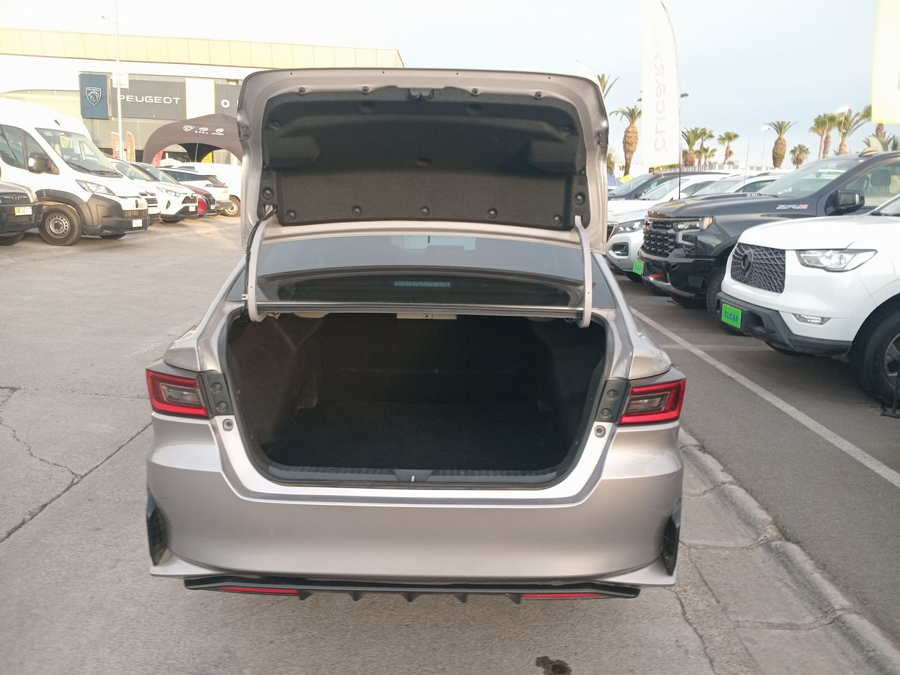Chery Tiggo 8 — foto 12 de 25