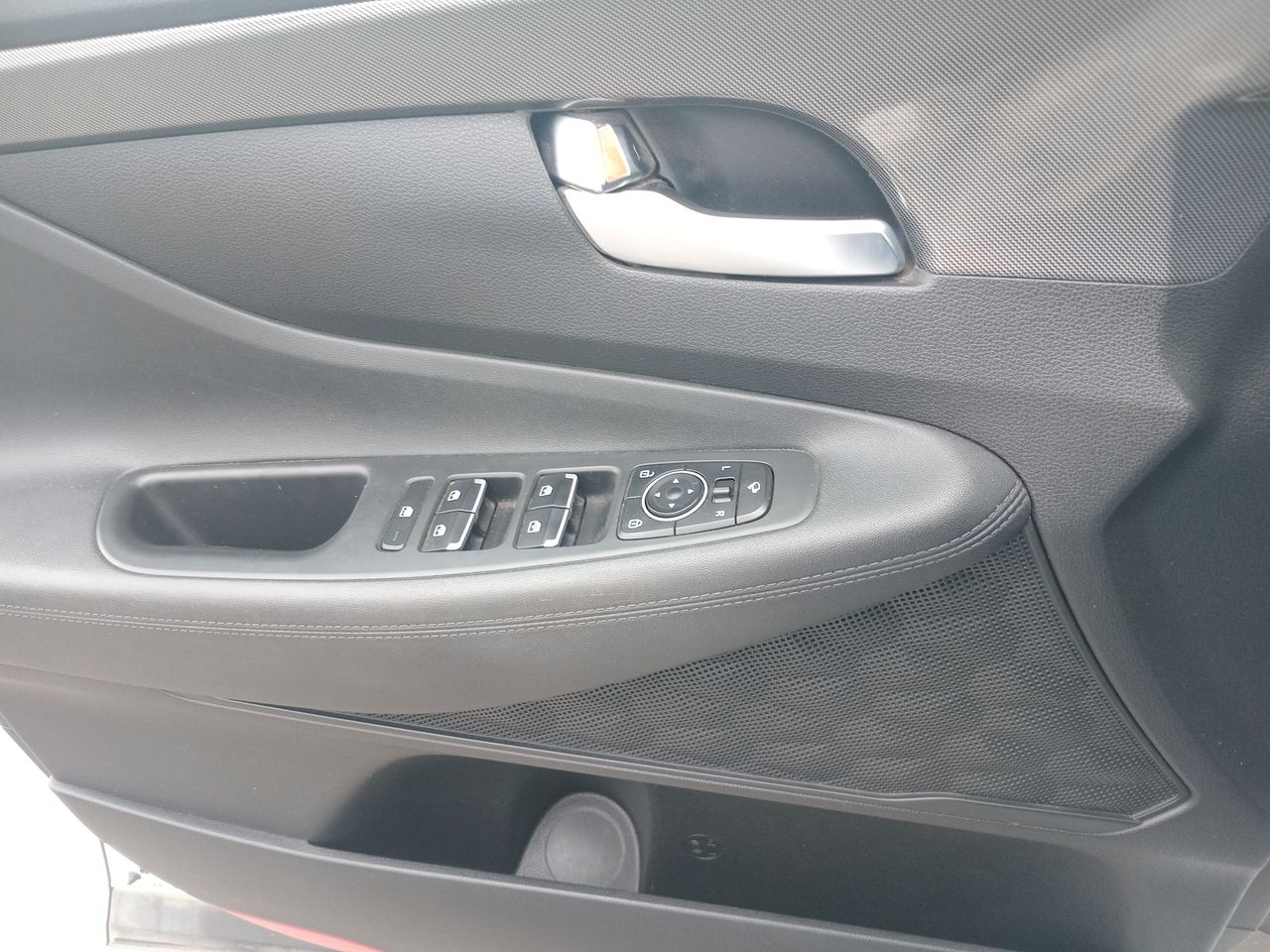 Hyundai Santa Fe — foto 20 de 34