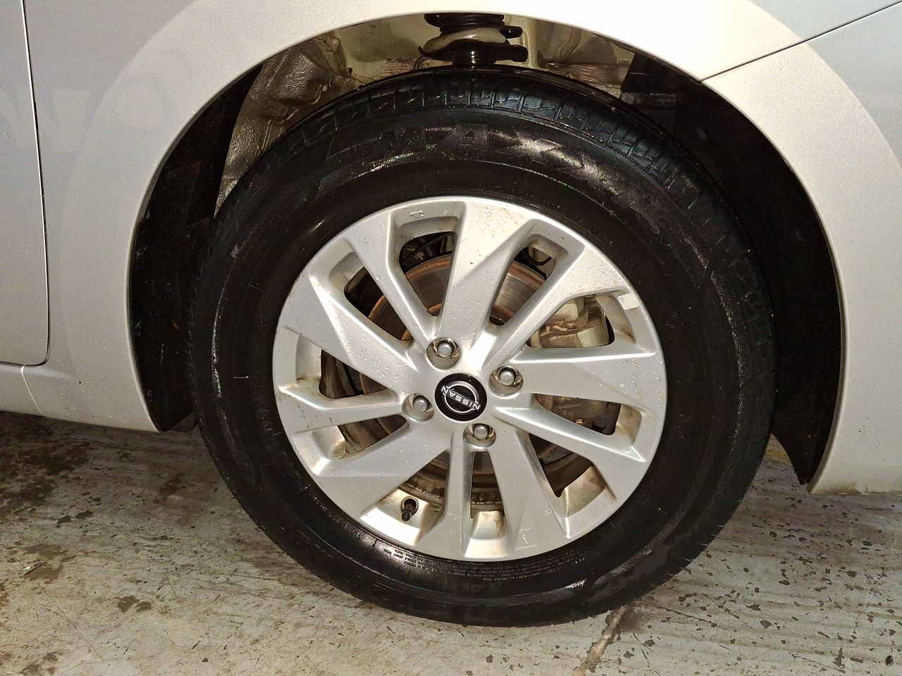 NISSAN - 16