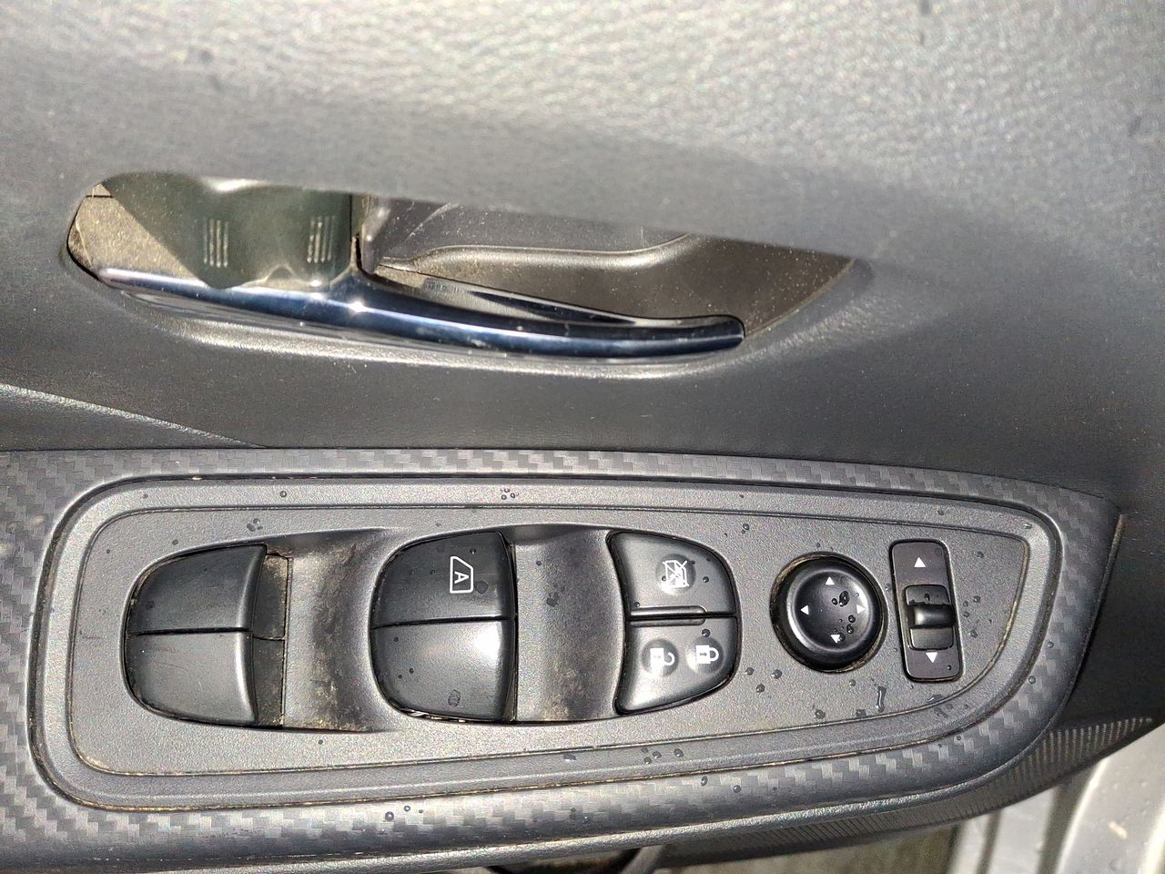 NISSAN - 21
