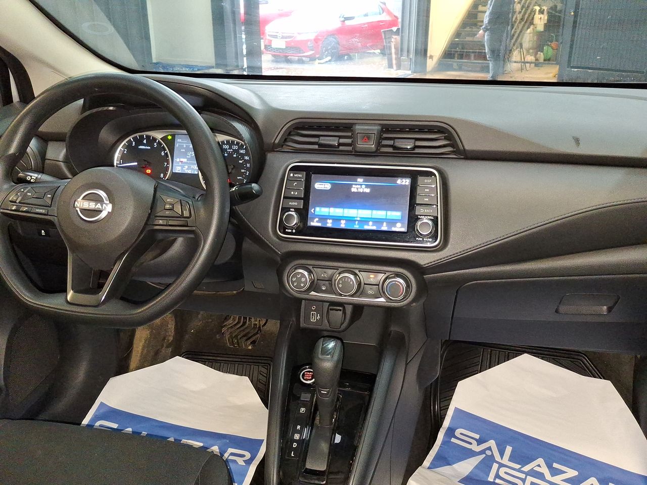 NISSAN - 15