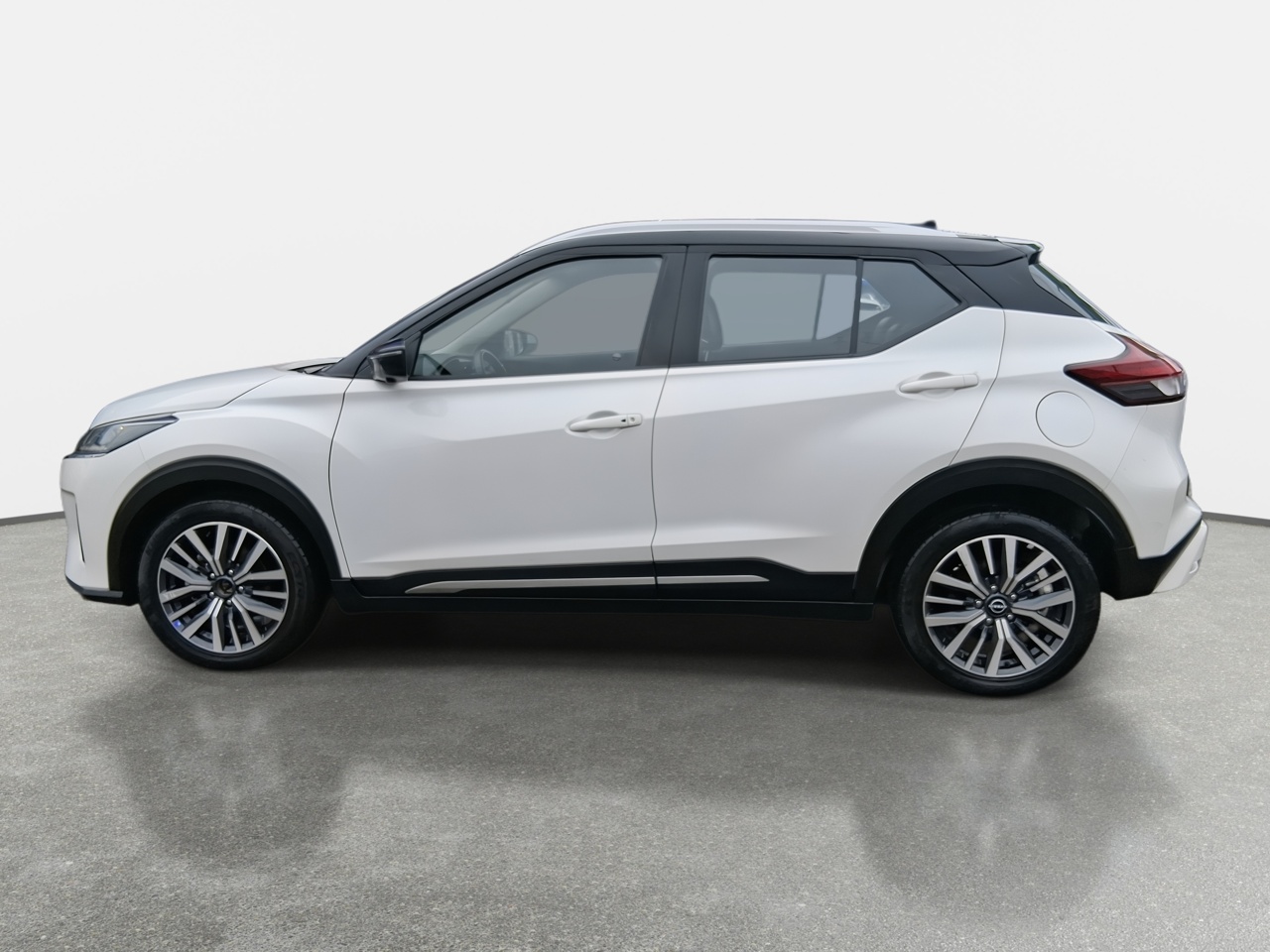 NISSAN - 4