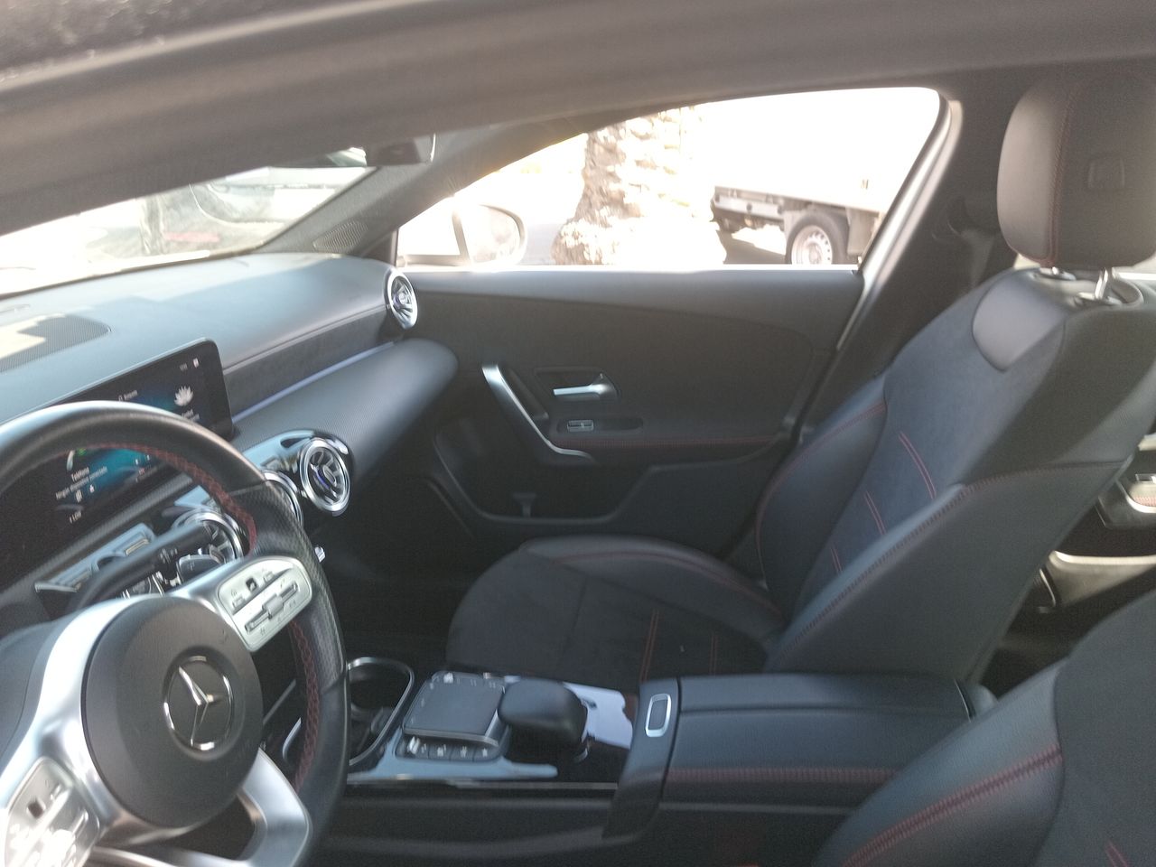 MERCEDES BENZ - 10
