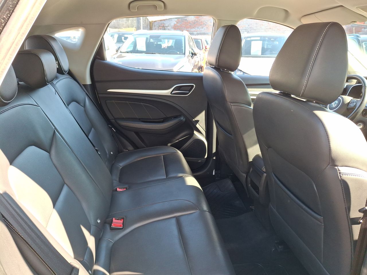 MG Zs — foto 8 de 27