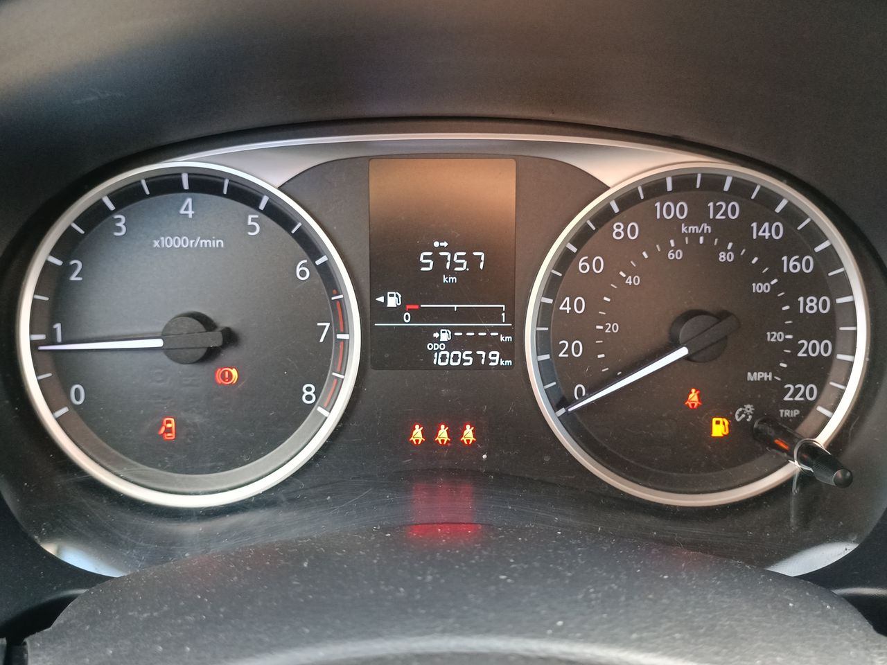 NISSAN - 27