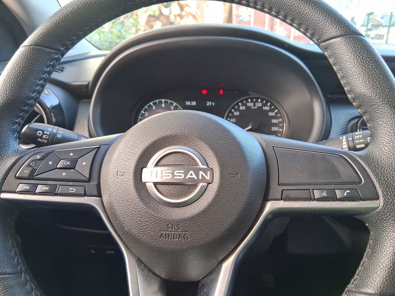 NISSAN - 22