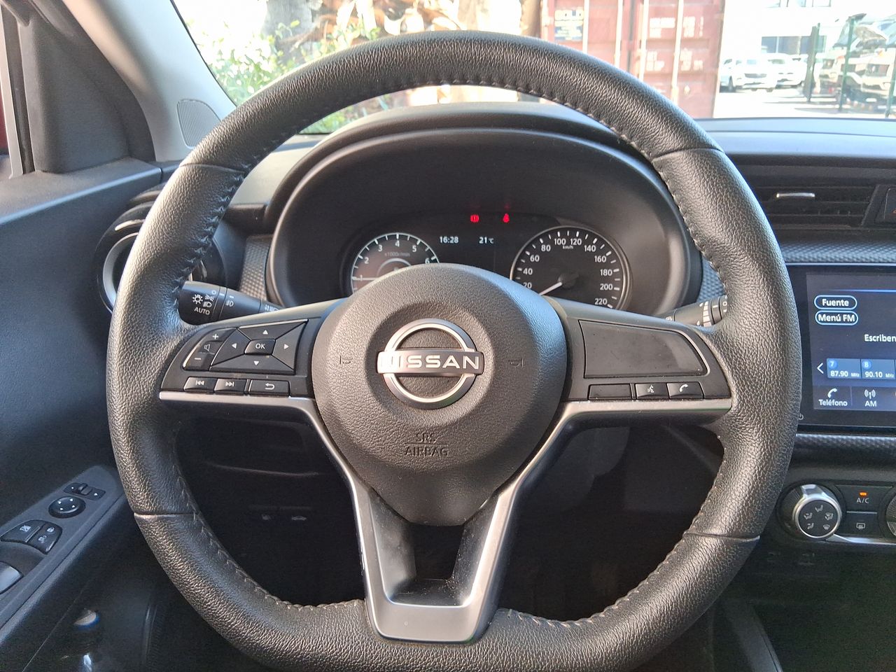 NISSAN - 21