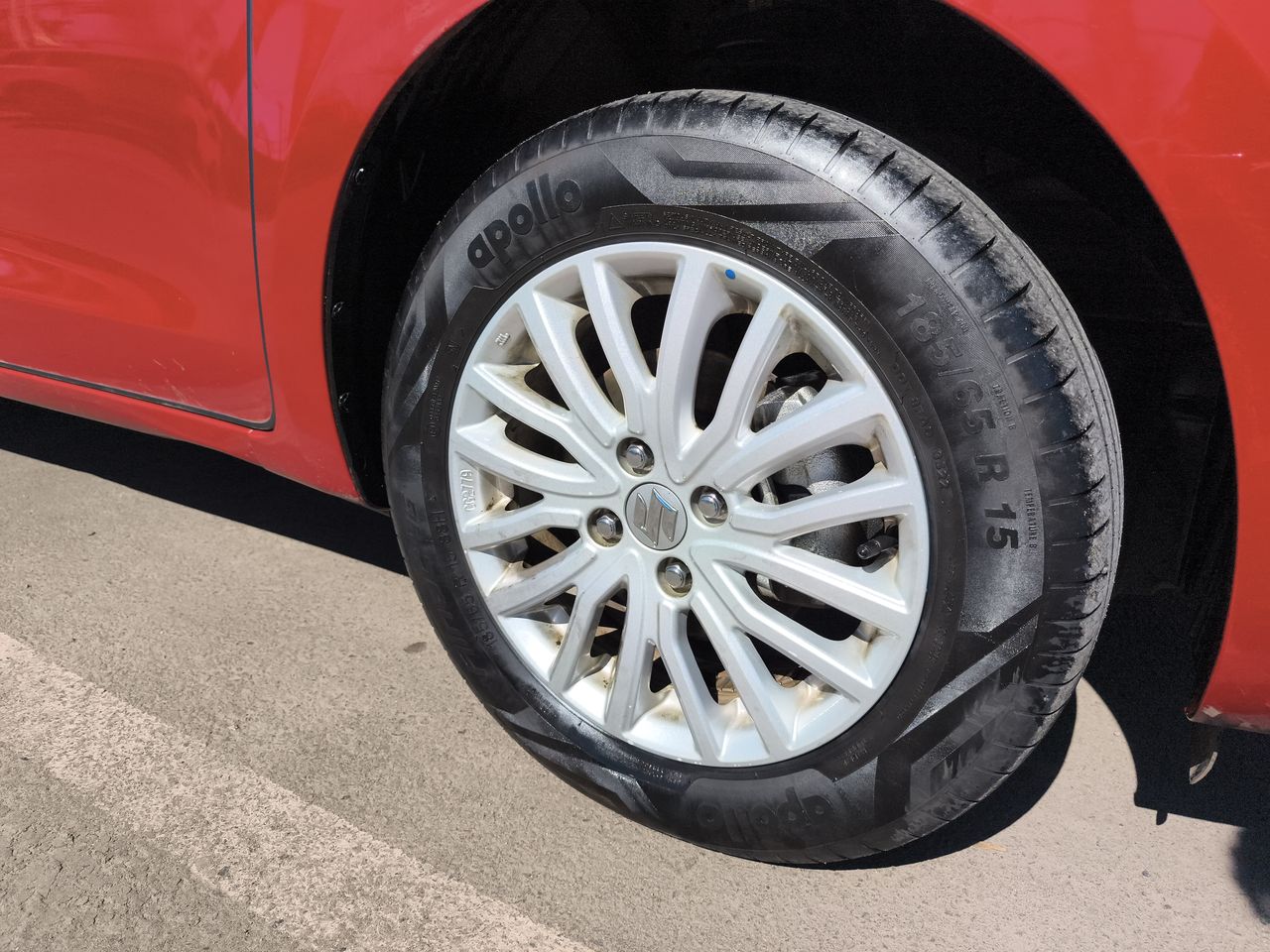 Suzuki Dzire — foto 16 de 32