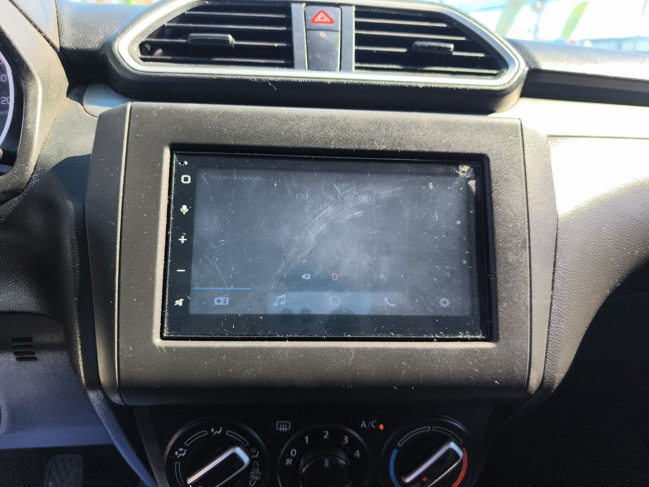 Suzuki Dzire — foto 27 de 32