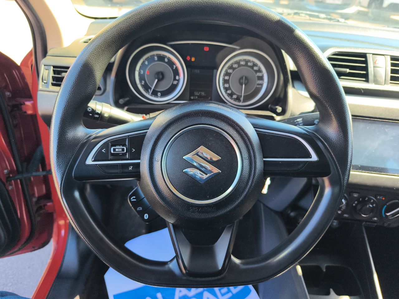 Suzuki Dzire — foto 24 de 32