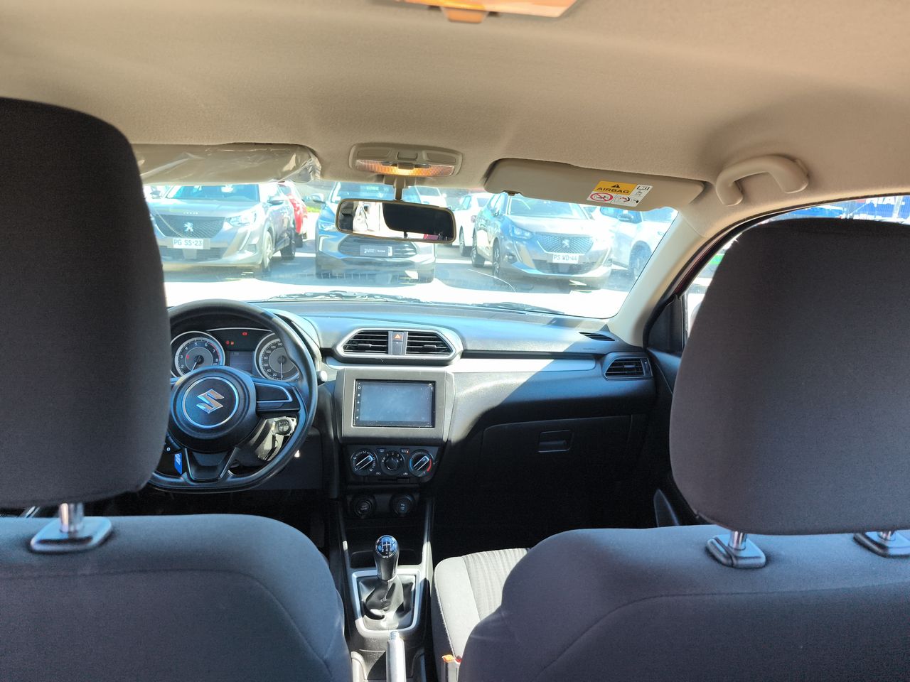 Suzuki Dzire — foto 10 de 32