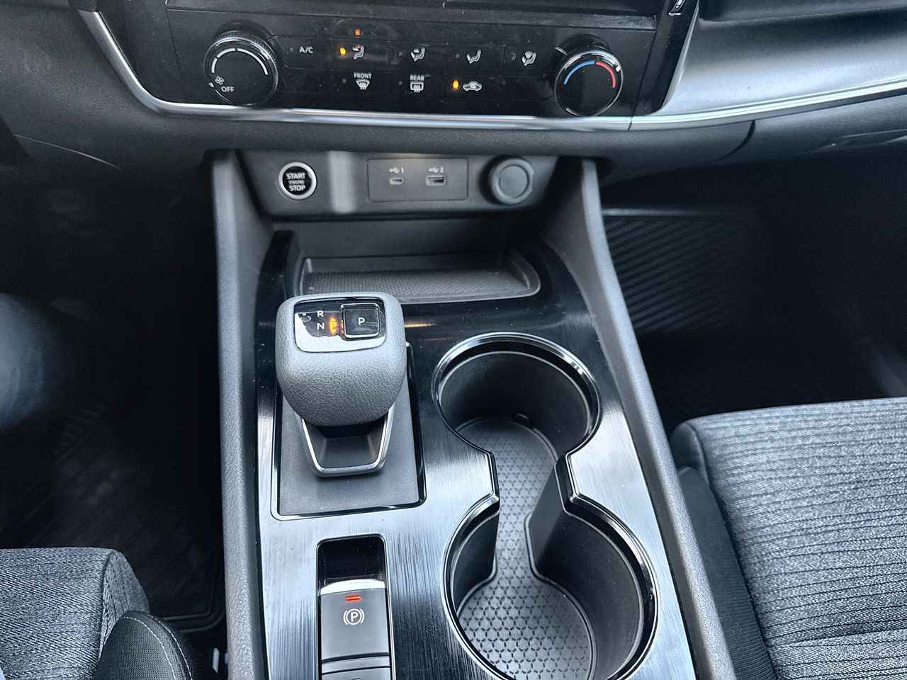 NISSAN - 22