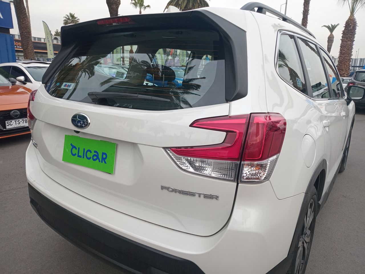 Subaru Forester — foto 11 de 26