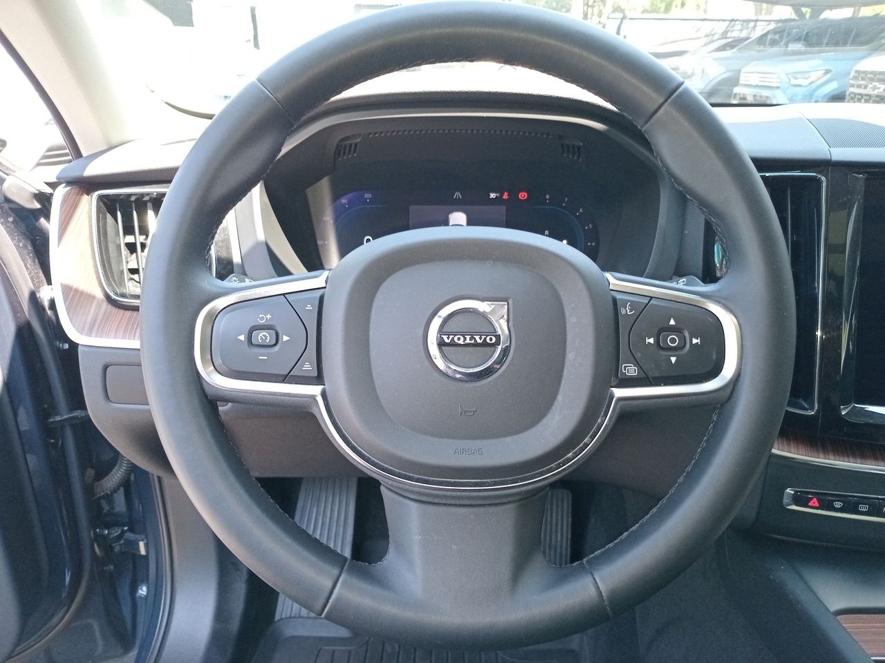 VOLVO - 24