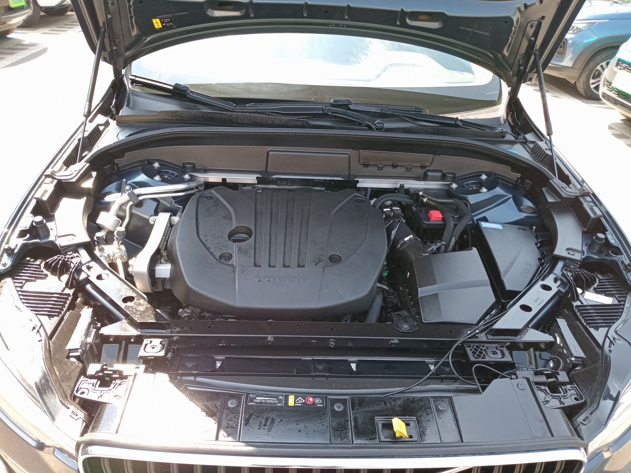 VOLVO - 16