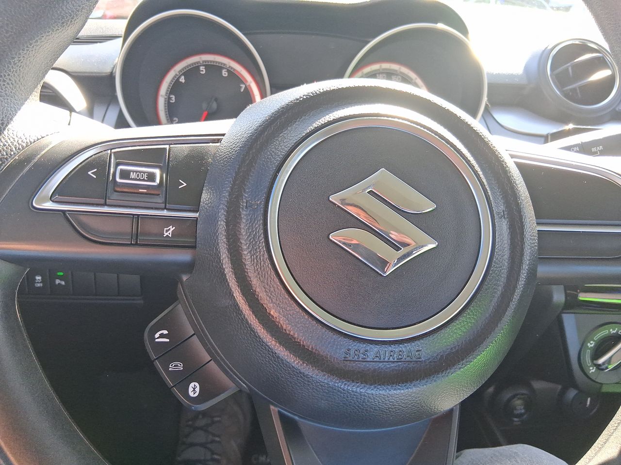 SUZUKI - 21