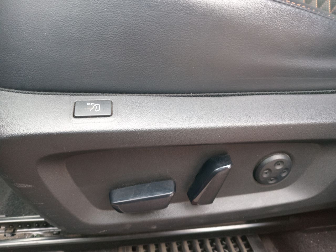 MITSUBISHI - 13