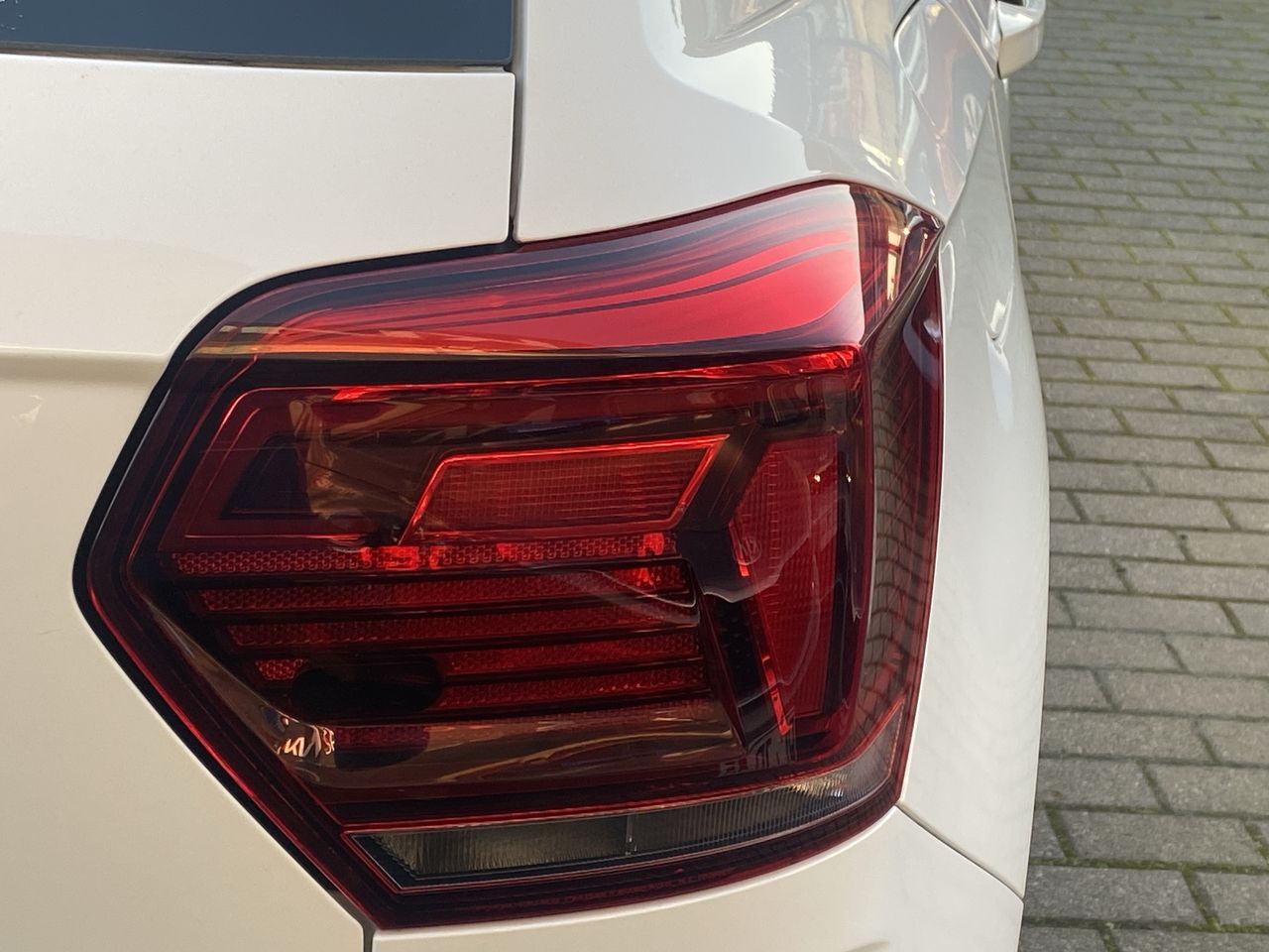 VOLKSWAGEN - 21