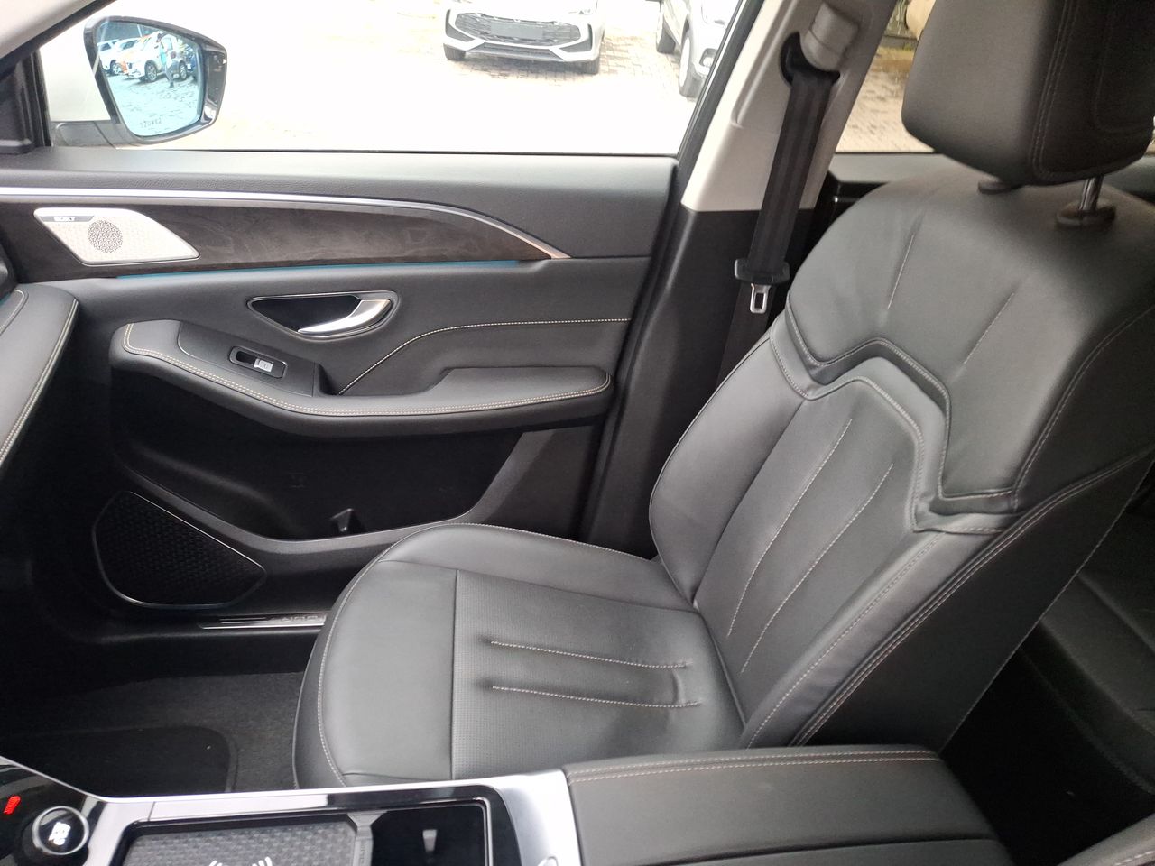 Jetour X90 Plus — foto 35 de 38