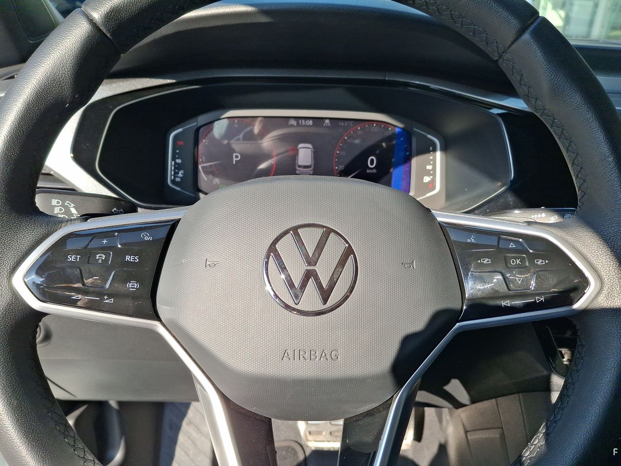 VOLKSWAGEN - 26