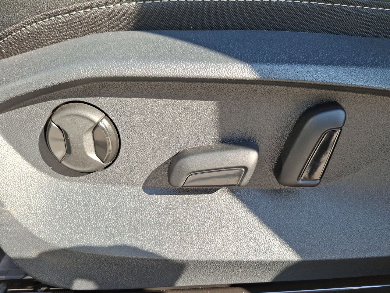 VOLKSWAGEN - 23