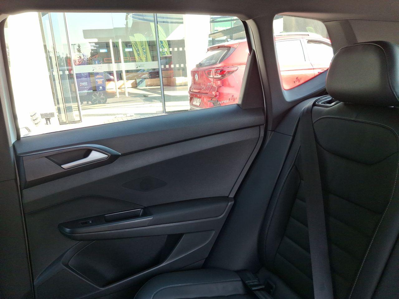 VOLKSWAGEN - 12