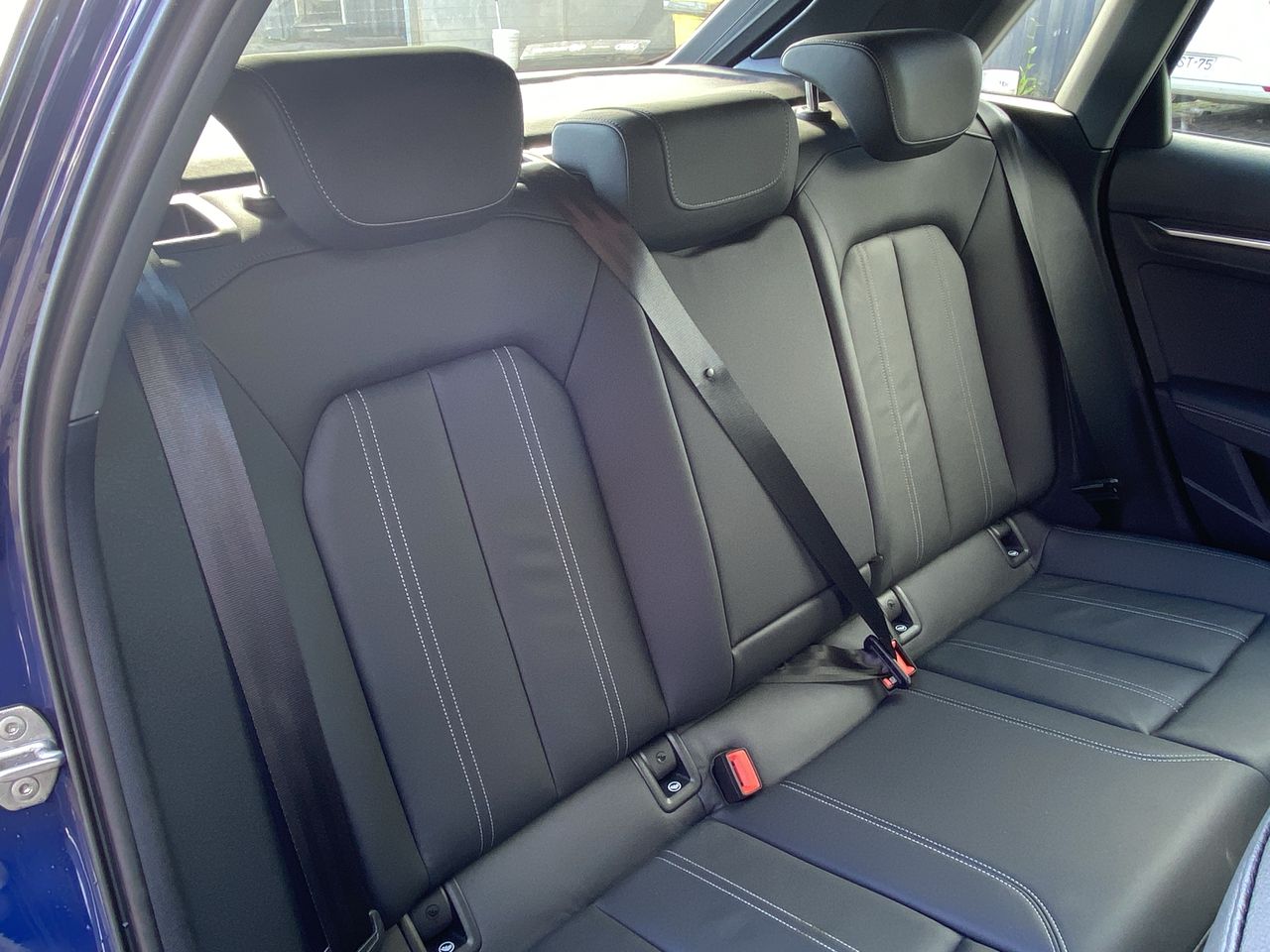 AUDI - 33
