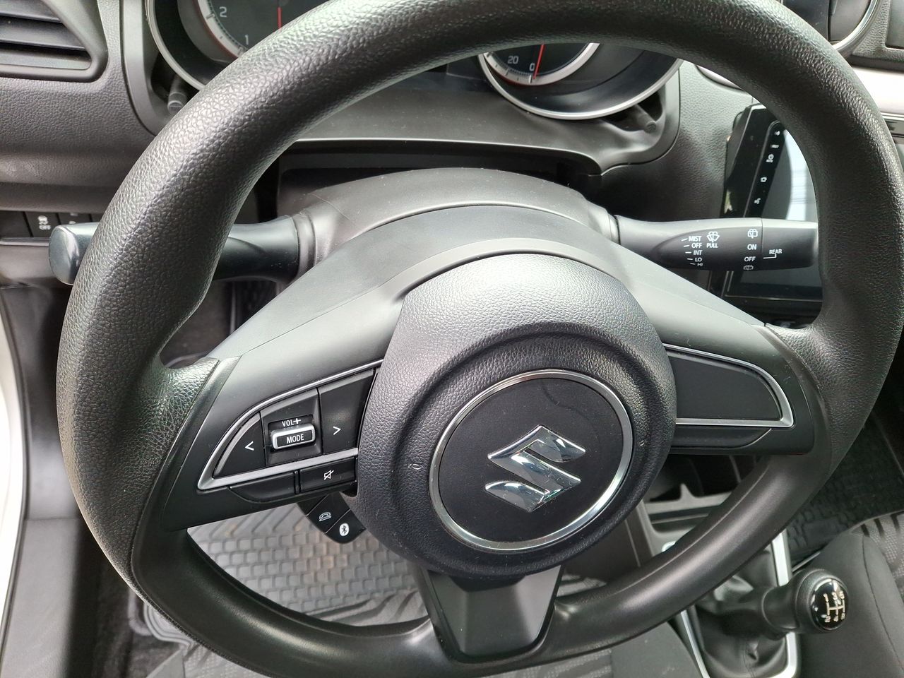 SUZUKI - 16