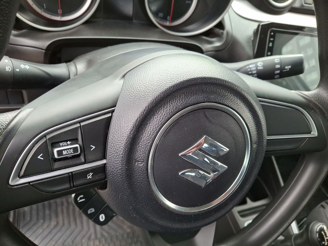 SUZUKI - 17