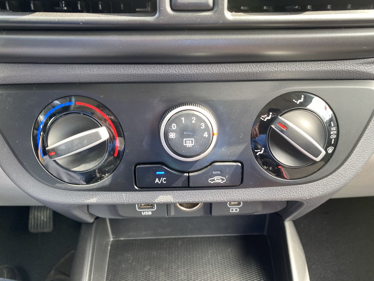 HYUNDAI - 30
