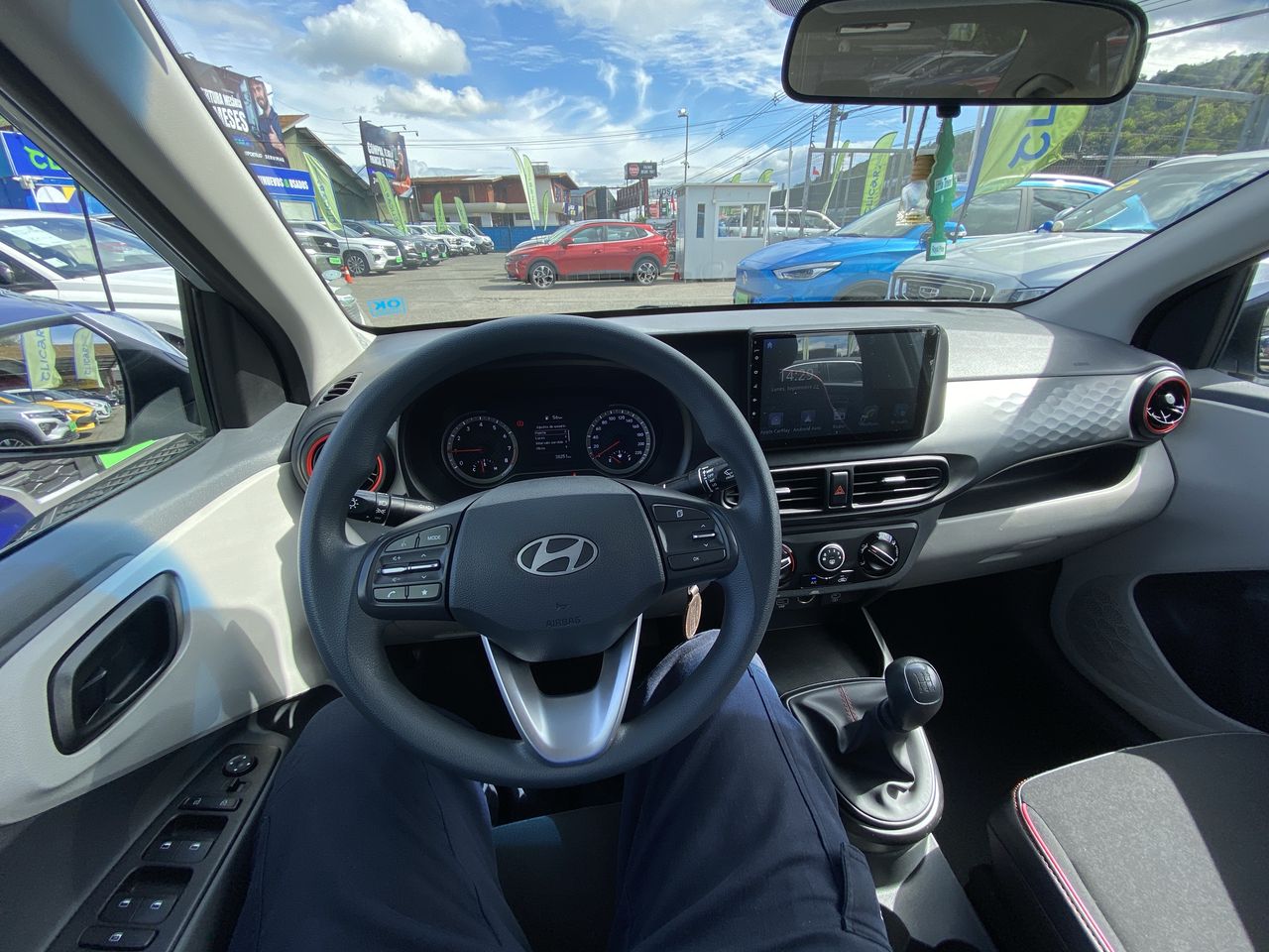 HYUNDAI - 32