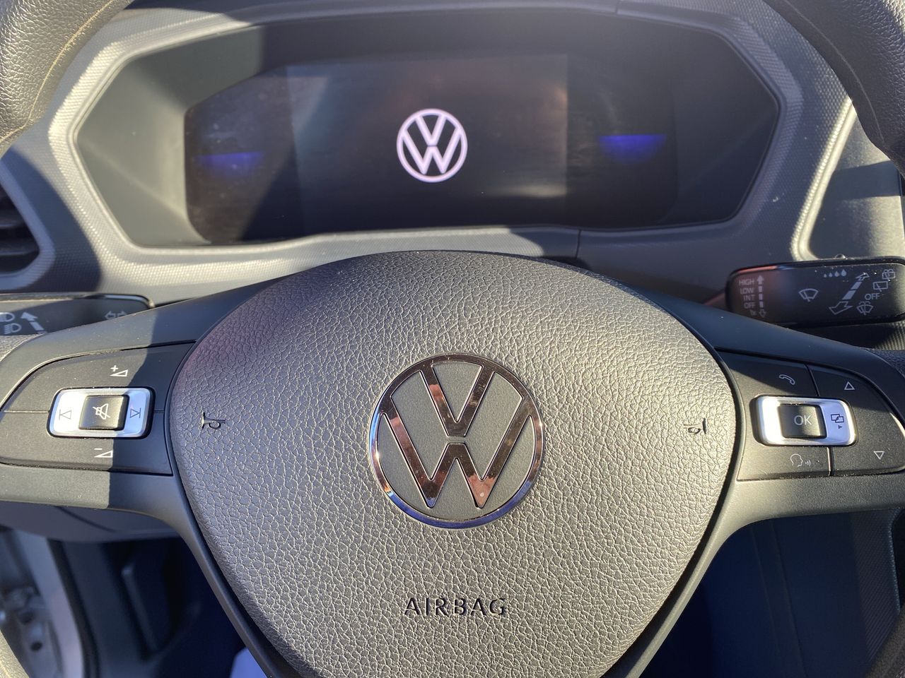 VOLKSWAGEN - 26