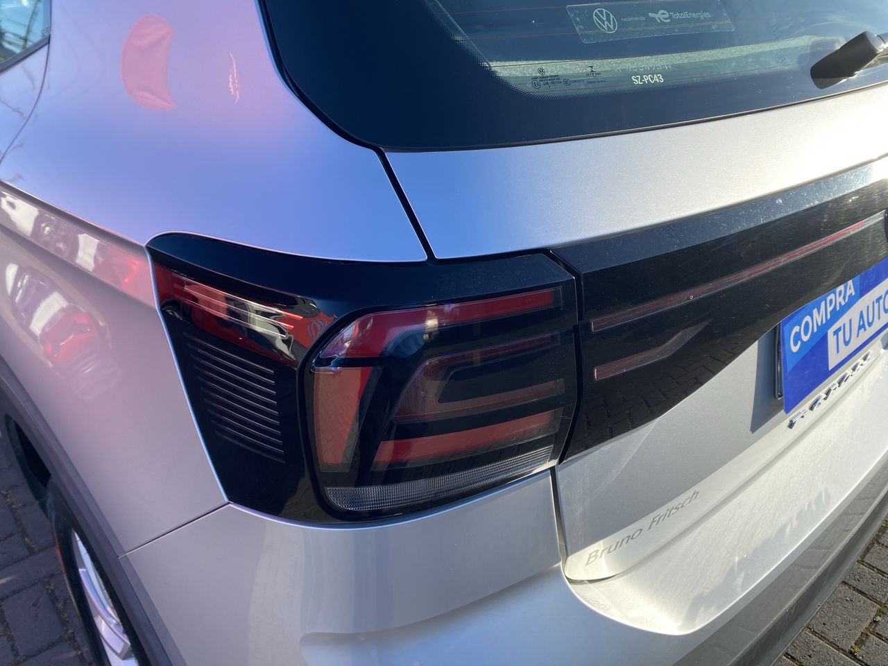 VOLKSWAGEN - 20