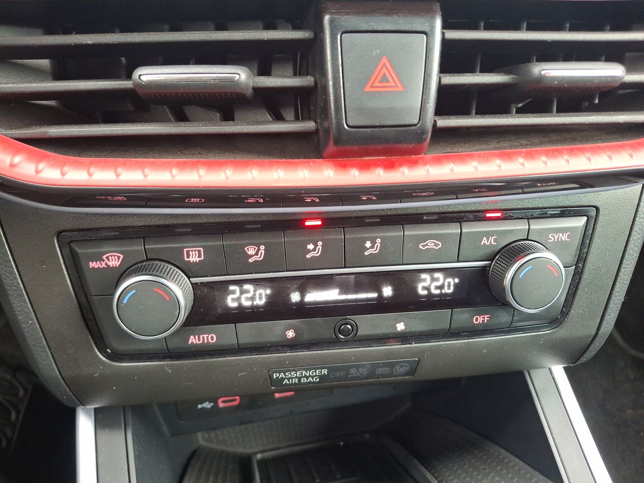 SEAT - 28