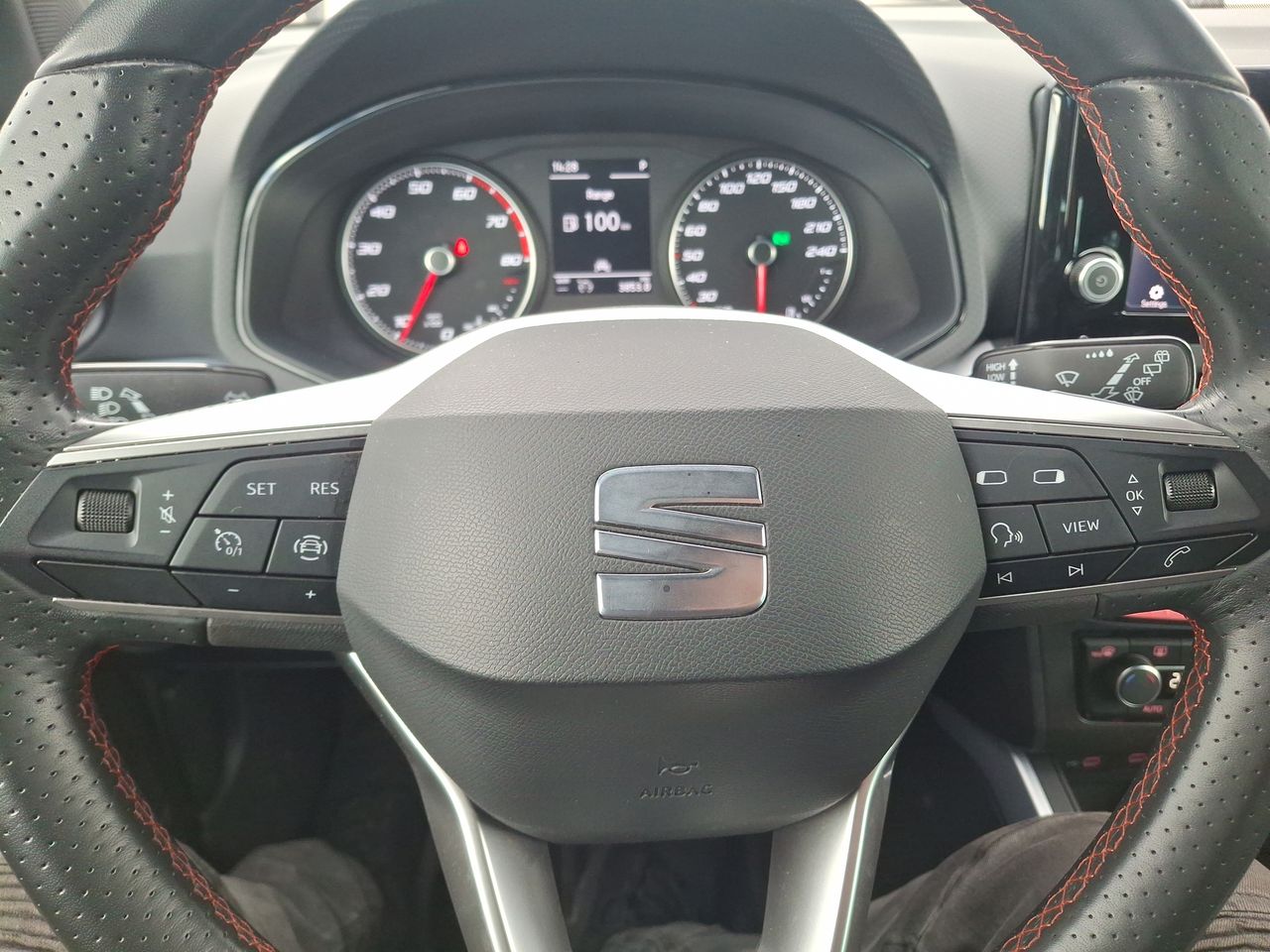 SEAT - 24