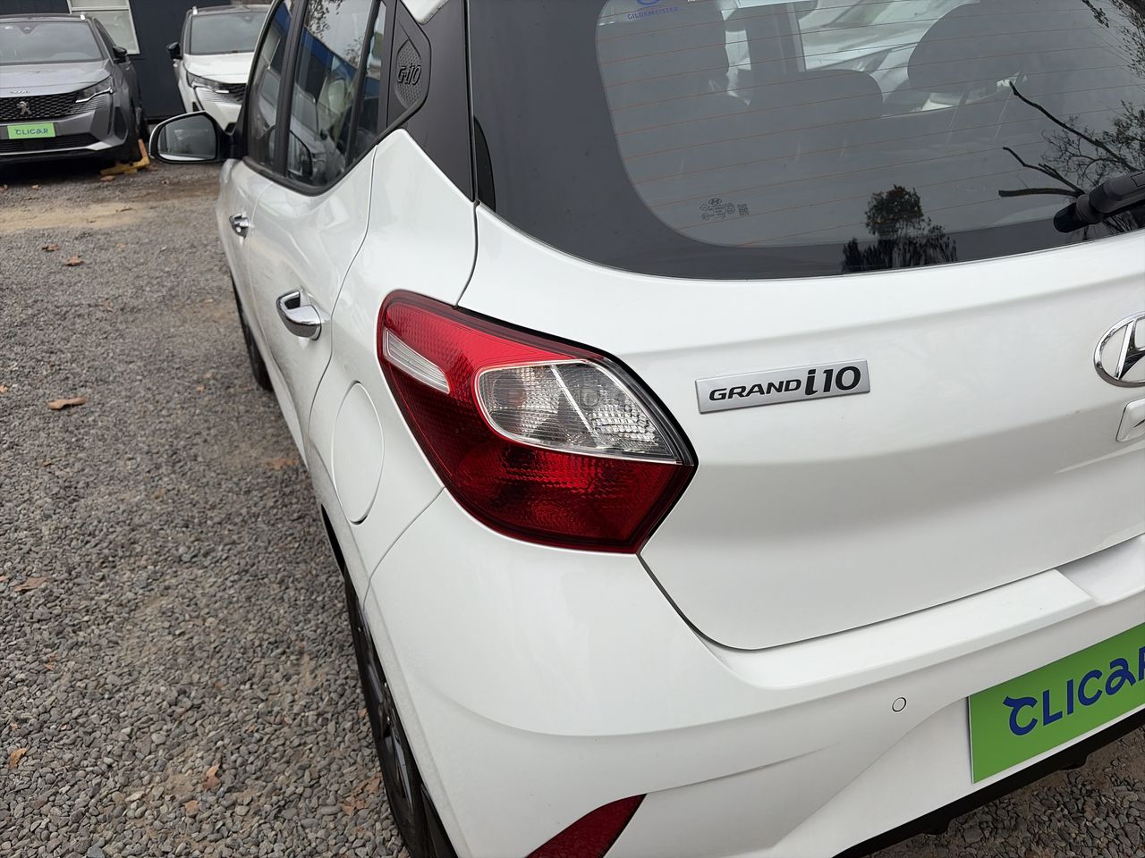 HYUNDAI - 12