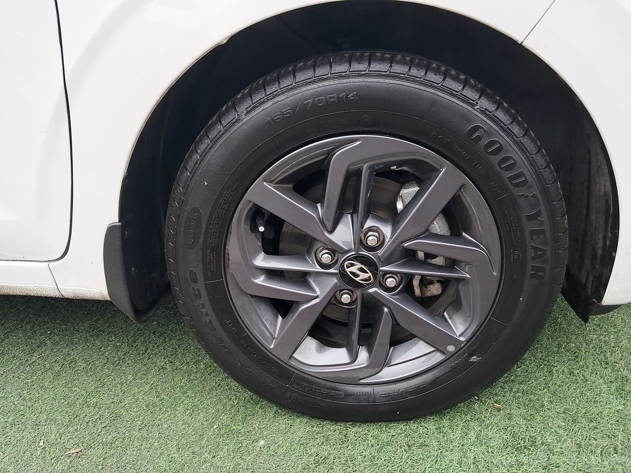 HYUNDAI - 9